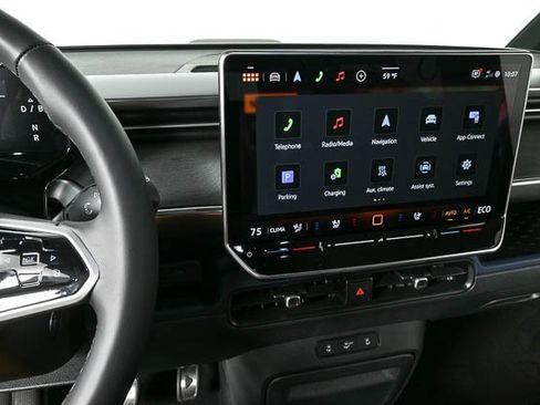 New 2025 Volkswagen ID. Buzz Pro S image 13