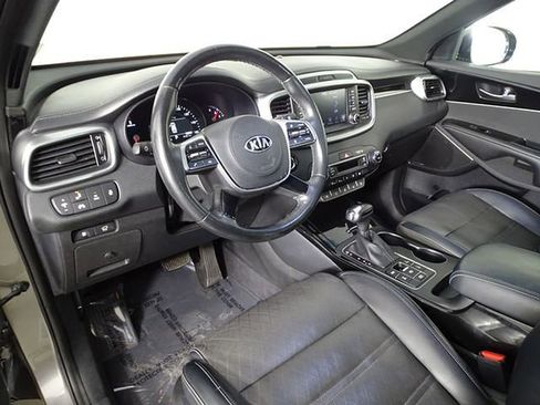 Used 2019 Kia Sorento SX image 23