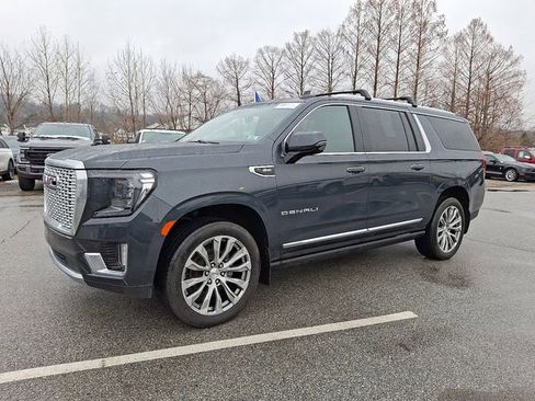 Used 2021 GMC Yukon XL Denali w/ Denali Premium Package image 6