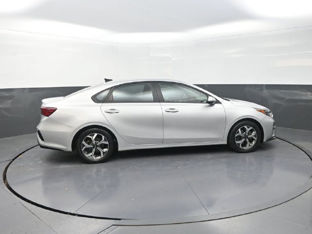Used 2021 Kia Forte LXS FWD image 9