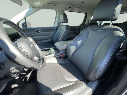 Used 2026 Kia Carnival EX FWD image 13