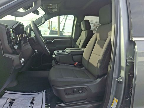 New 2026 GMC Sierra 1500 SLE image 7