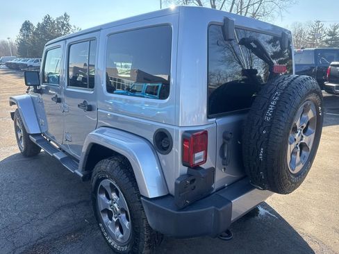 Used 2016 Jeep Wrangler Unlimited Sahara image 5