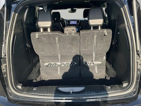 Used 2025 Chrysler Pacifica Select FWD image 26