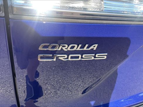 Used 2025 Toyota Corolla Cross LE FWD image 30