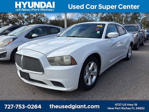 Used 2012 Dodge Charger SE image 1