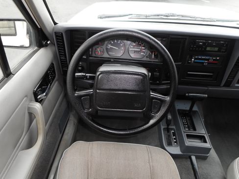 Used 1996 Jeep Cherokee 4WD 4-Door image 23