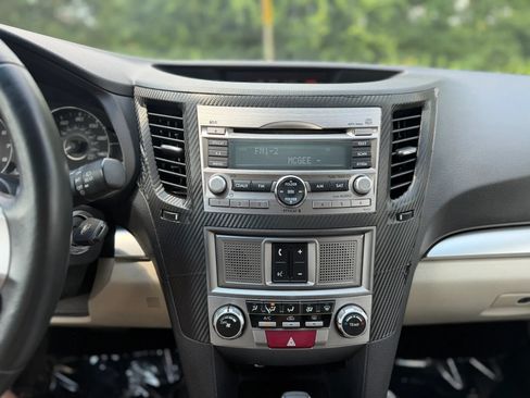 Used 2010 Subaru Outback 2.5i Premium AWD/4WD image 26