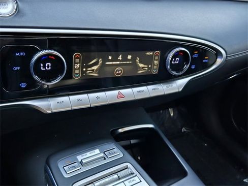 Used 2022 Genesis GV70 2.5T w/ Select Package image 21