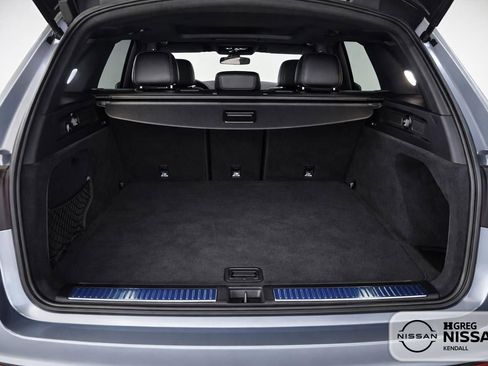 Used 2018 Mercedes-Benz GLC 300 w/ Premium Package image 13