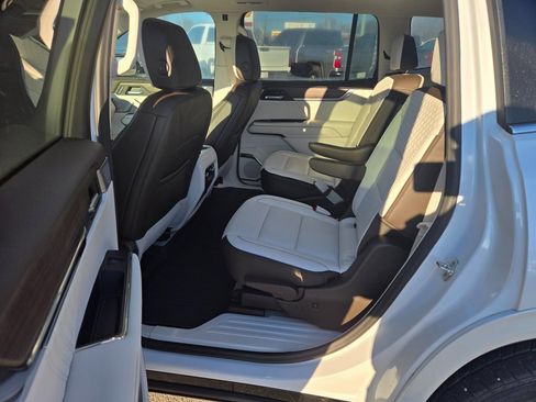 Used 2024 GMC Acadia Denali w/ Super Cruise Package image 8