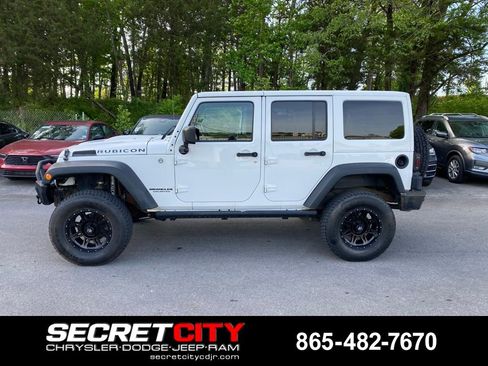 Used 2014 Jeep Wrangler Unlimited Rubicon w/ Connectivity Group AWD/4WD image 10