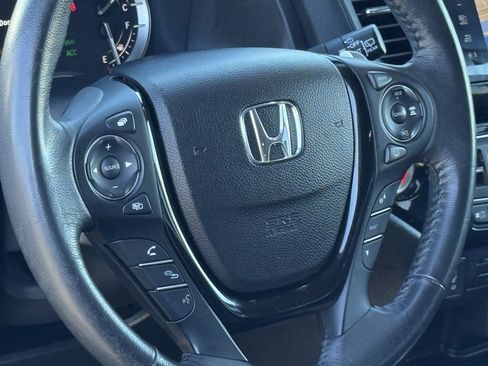 Used 2017 Honda Pilot Touring image 25