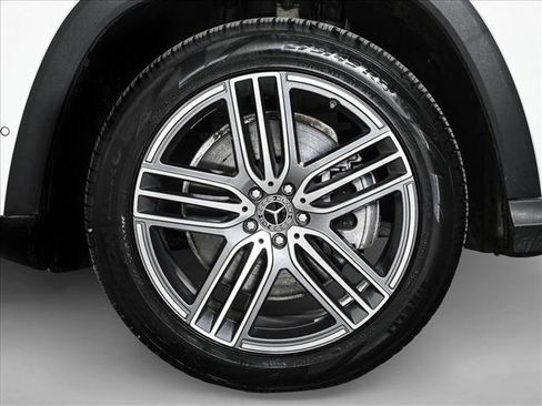 Certified 2024 Mercedes-Benz GLS 450 4MATIC image 27