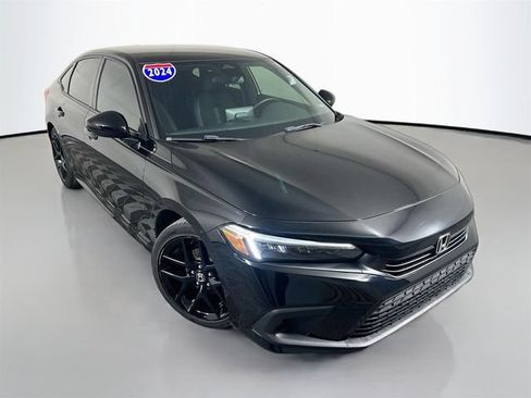Used 2024 Honda Civic Sport image 2