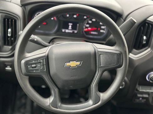 Used 2025 Chevrolet Silverado 2500 W/T w/ WT Convenience Package image 4