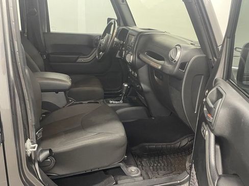 Used 2018 Jeep Wrangler Unlimited Sport S image 20