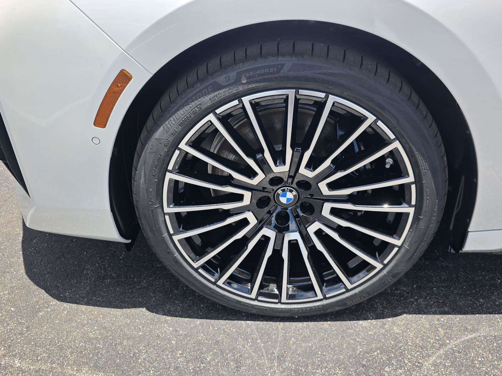 New 2026 BMW i7 eDrive50 w/ M Sport Package RWD image 6