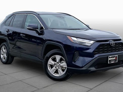 Used 2025 Toyota RAV4 XLE FWD image 3