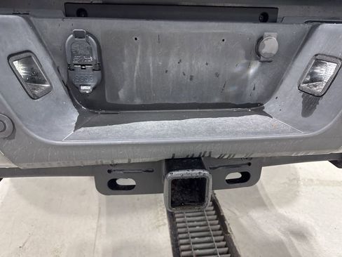 Used 2022 Ford F250 Platinum w/ Tremor Off-Road Package image 9