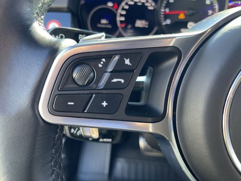 Used 2023 Porsche Cayenne S image 19
