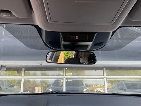 Used 2025 Nissan Rogue SV image 18