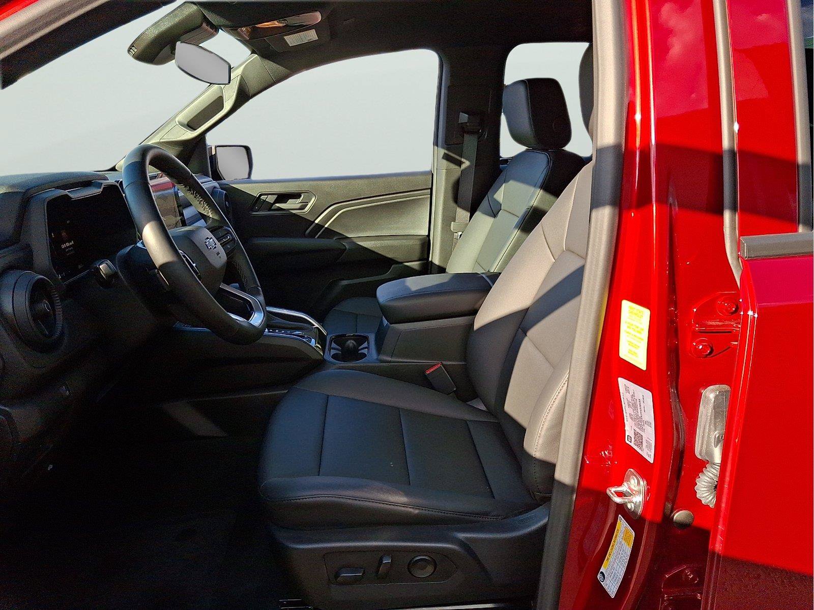 Used 2026 Chevrolet Colorado Trail Boss AWD/4WD image 13