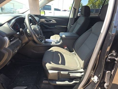 Used 2020 Chevrolet Traverse LS w/ LPO, Blackout Package AWD/4WD image 17