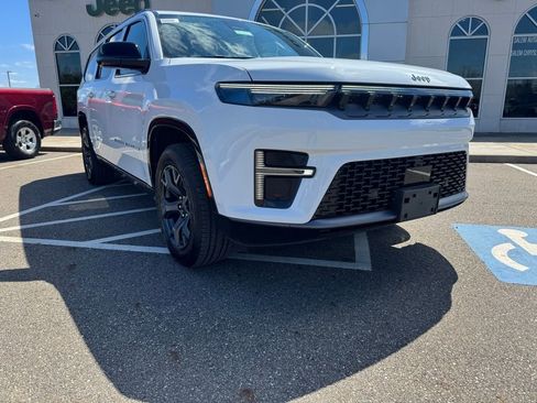 New 2026 Jeep Grand Wagoneer L Limited AWD/4WD image 3