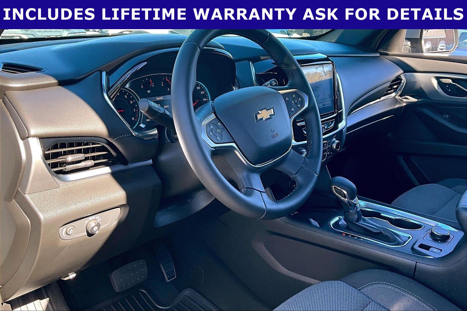 Used 2024 Chevrolet Traverse LT AWD/4WD image 12