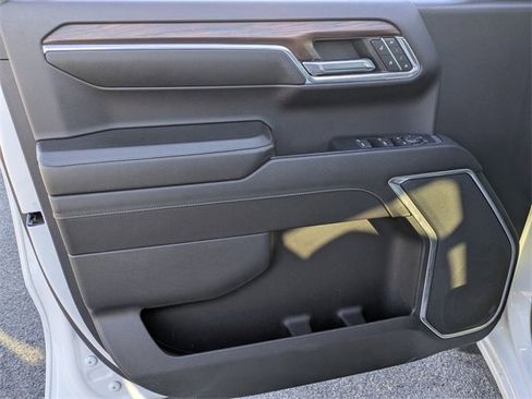 Used 2024 GMC Sierra 1500 SLT image 9