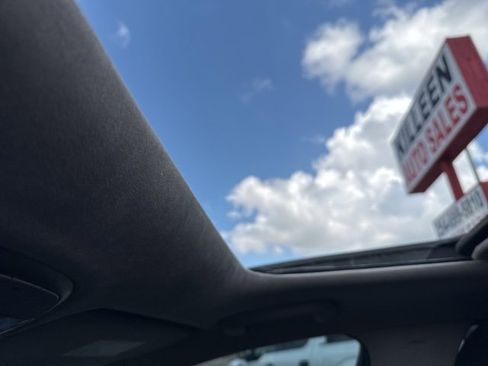 Used 2018 Genesis G90 3.3T Premium image 40