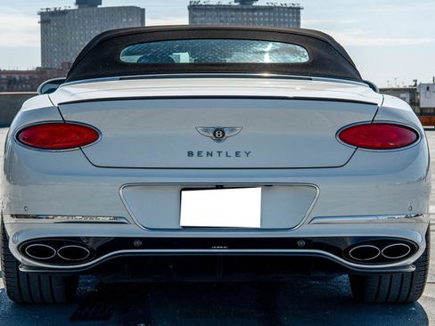 Used 2020 Bentley Continental GT V8 image 19