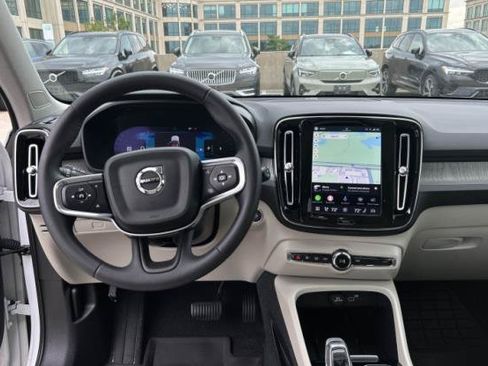 Used 2024 Volvo XC40 B5 Plus w/ Protection Package Premier AWD/4WD image 9