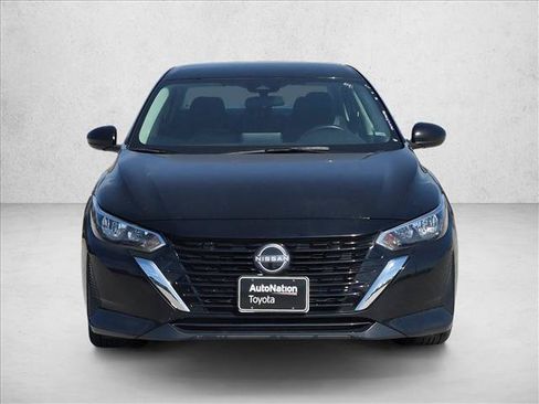 Used 2024 Nissan Sentra SV FWD image 2