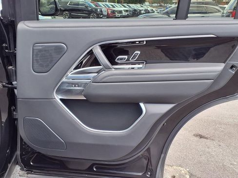 Used 2025 Land Rover Range Rover Long Wheelbase SE image 14