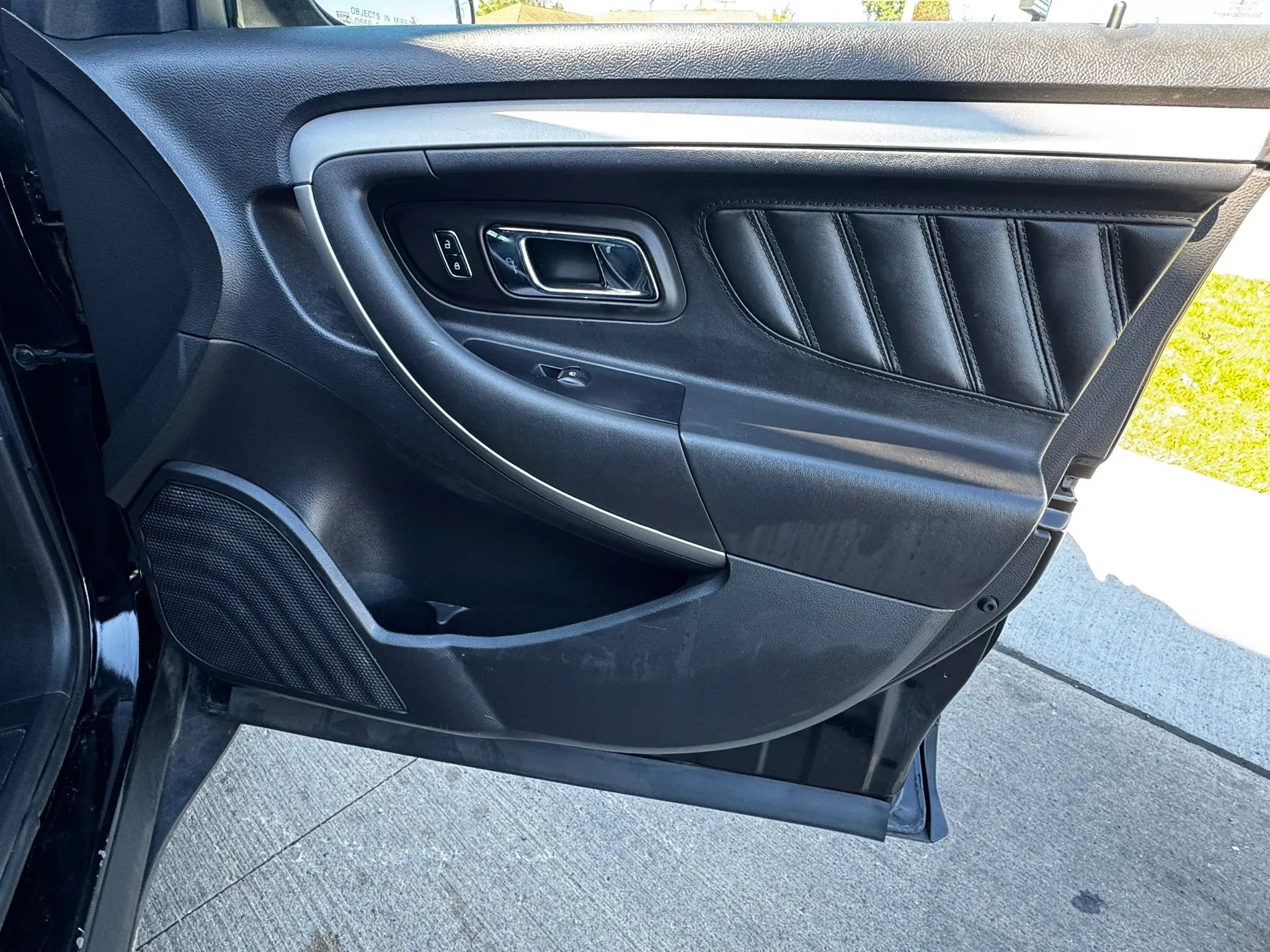 Used 2017 Ford Taurus SEL w/ Equipment Group 201A FWD image 16