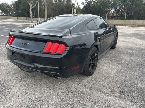 Used 2015 Ford Mustang GT image 3