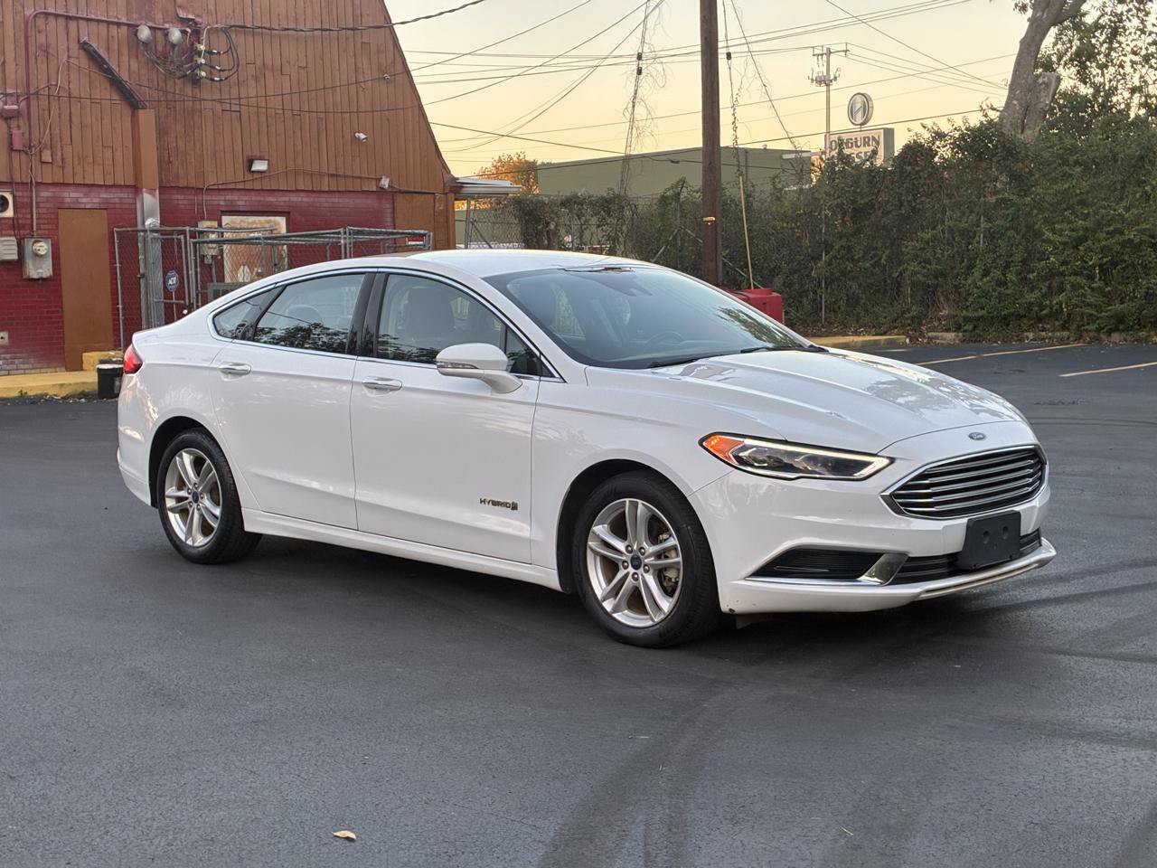 Used 2018 Ford Fusion SE w/ Equipment Group 602A FWD image 4