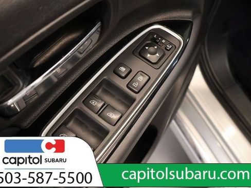 Used 2019 Mitsubishi Outlander SEL AWD/4WD image 12