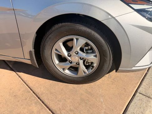 Used 2023 Hyundai Elantra SE w/ Winter Weather Package image 10