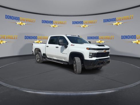 Used 2025 Chevrolet Silverado 2500 Custom w/ Z71 Off-Road Package AWD/4WD image 5