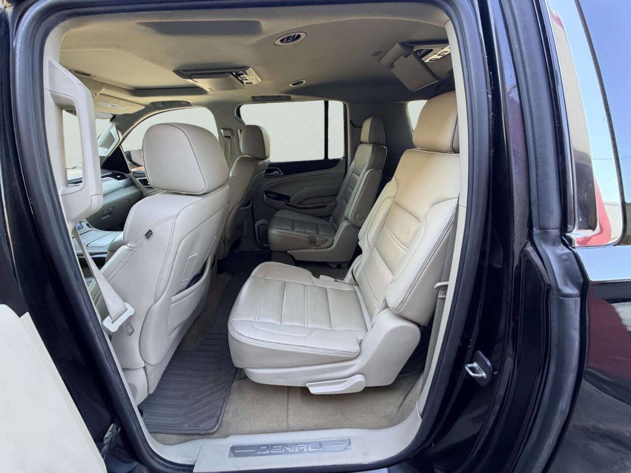 Used 2016 GMC Yukon XL Denali w/ Open Road Package AWD/4WD image 29