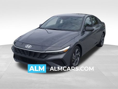 Used 2025 Hyundai Elantra Sport image 1
