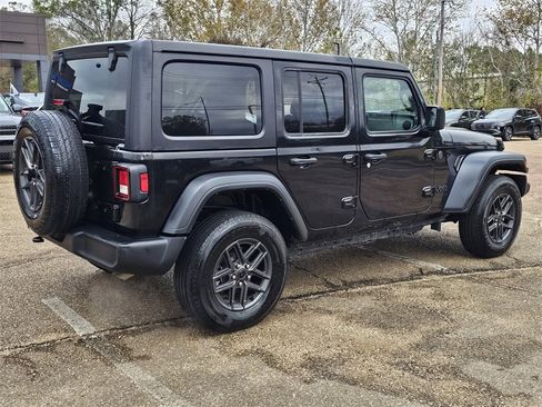 Used 2024 Jeep Wrangler Sport S image 4