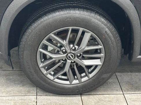 Used 2024 Nissan Rogue S FWD image 6