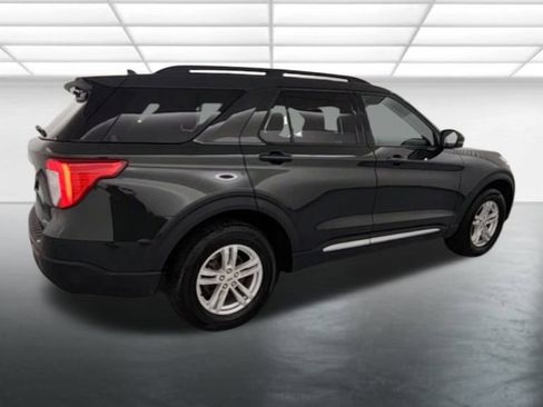 Used 2023 Ford Explorer XLT w/ Equipment Group 202A image 8