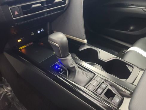 Used 2025 Toyota Camry SE image 35