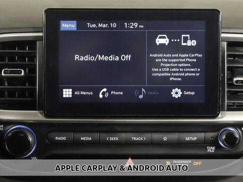 Used 2020 Hyundai Venue SE image 4