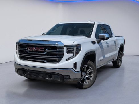 Used 2025 GMC Sierra 1500 SLT AWD/4WD image 2